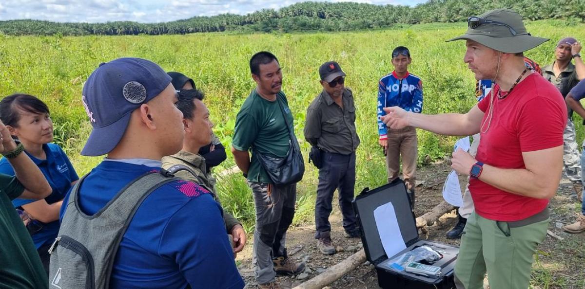 Formation sur le terrain des partenaire malaisiens du projet TRAILS au Sabah © A. Rival, Cirad