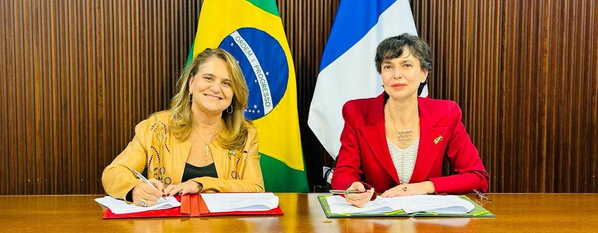 Silvia Massruhá, présidente de l'Embrapa et Elisabeth Claverie de Saint Martin, présidente directrice générale du Cirad © Embrapa